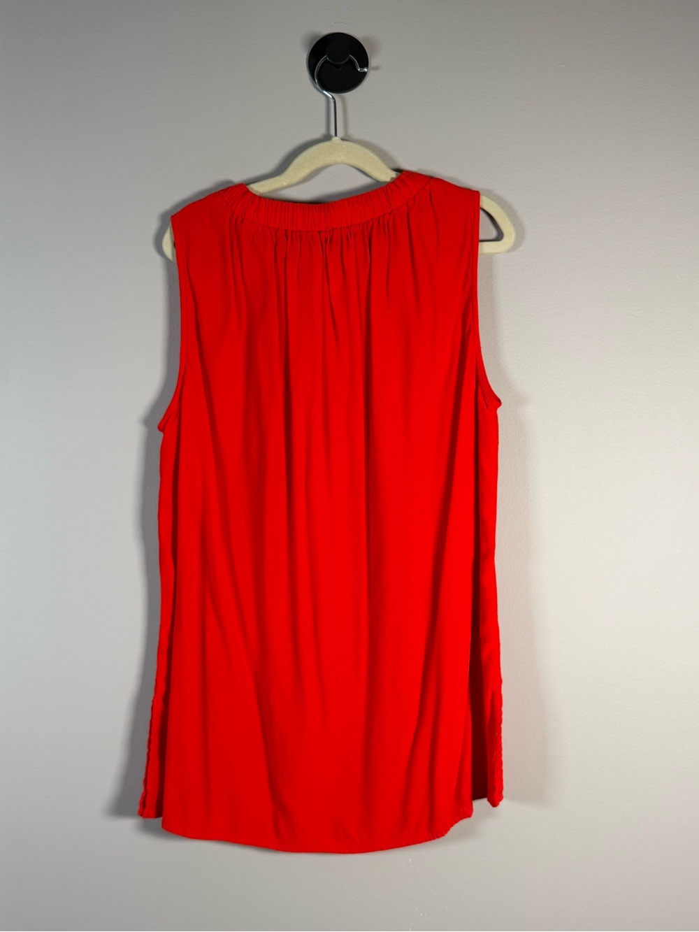 Ann Taylor Red Sleeveless Gathered Neck Shell